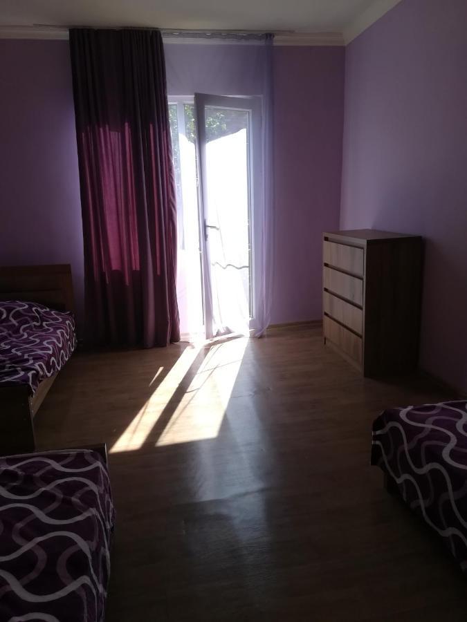 Guest House Luka Manglisi Ngoại thất bức ảnh